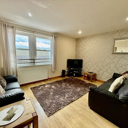Azim&Suzi's city centre apartment Inverness Esterno foto