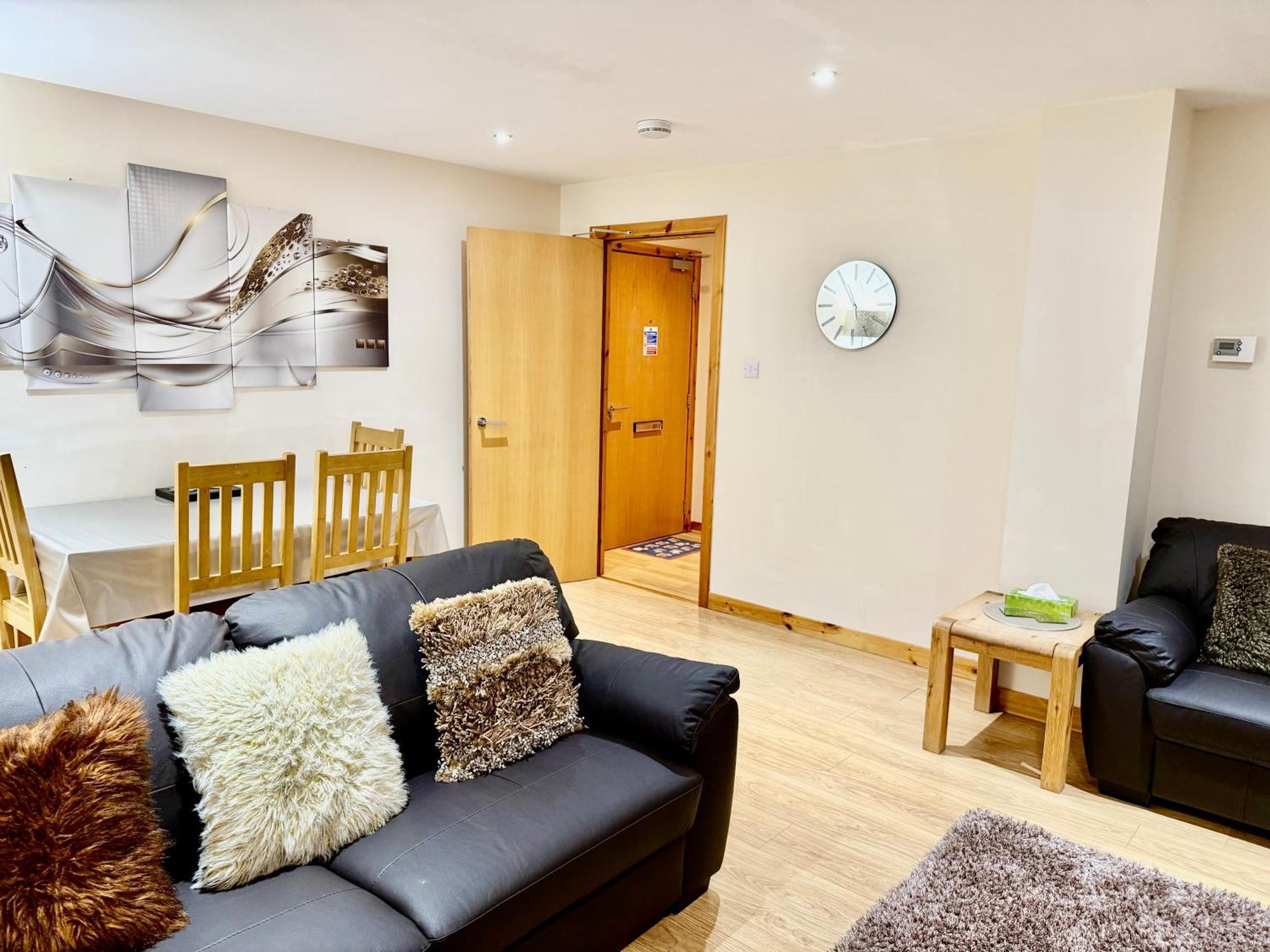 Azim&Suzi's city centre apartment Inverness Esterno foto