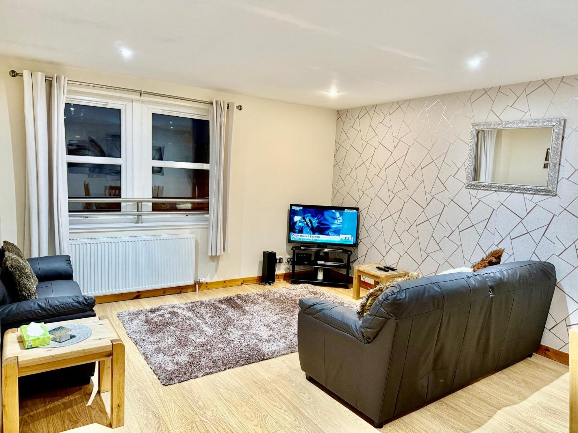 Azim&Suzi's city centre apartment Inverness Esterno foto