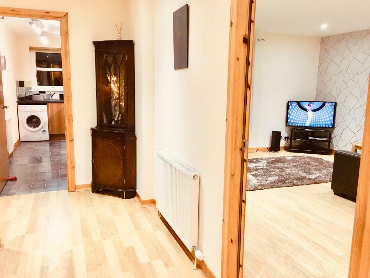 Azim&Suzi's city centre apartment Inverness Esterno foto