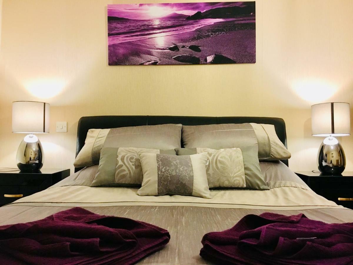 Azim&Suzi's city centre apartment Inverness Esterno foto