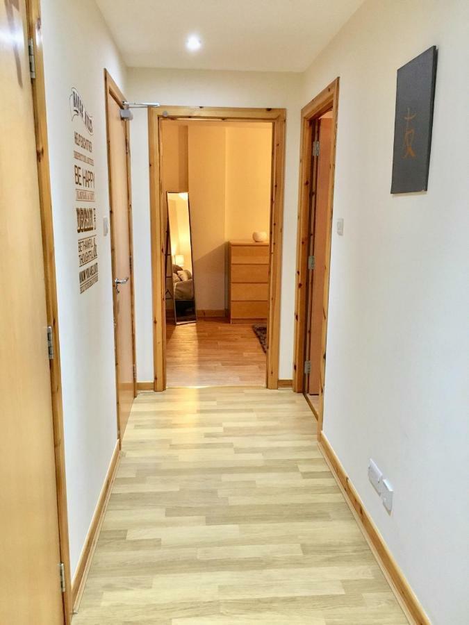 Azim&Suzi's city centre apartment Inverness Esterno foto