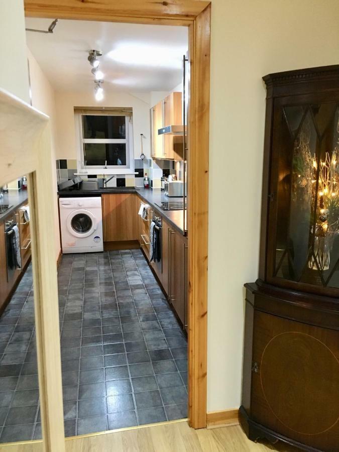 Azim&Suzi's city centre apartment Inverness Esterno foto